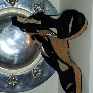 Adrienne vittadini black wedge shoes 9m